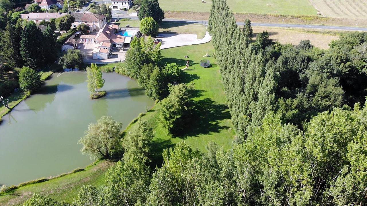 Le Domaine De L'Etang De Sandanet Issac Eksteriør billede